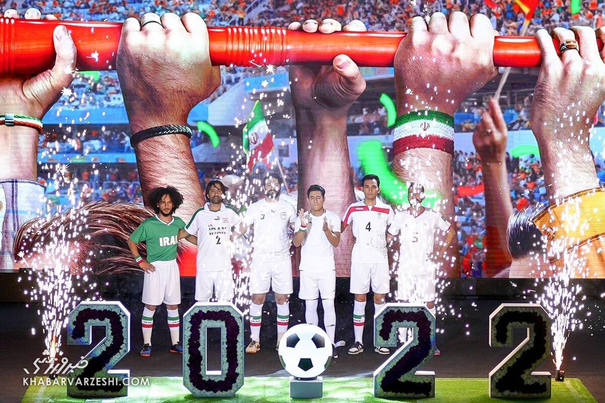 رونمایی از پیراهن تیم ملی بدون حضور یوزها بر روی استیج