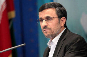 محمود احمدی نژاد بالاخره آفتابی شد +عکس