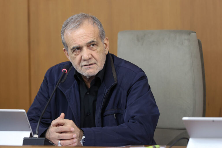 از خیابان‌های آبی دوحه تا کولرهای خاموش کرمانشاه: عقب‌گرد در گفتار یا واقع‌گرایی سیاسی؟